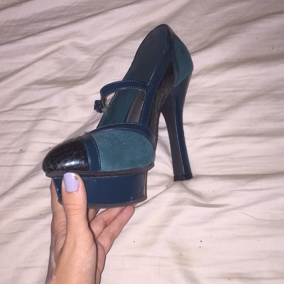 Turquoise Platforms - Picture 3 of 3